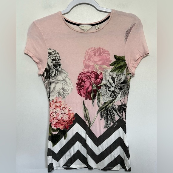 Ted Baker London Eeidan Palace Garden Floral Chevron Fitted Tee Shirt - Picture 2 of 13
